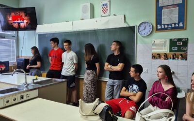 Bivši Lovrakovci ponovno u školskim klupama – ovaj put kao promotori Gimnazije Županja