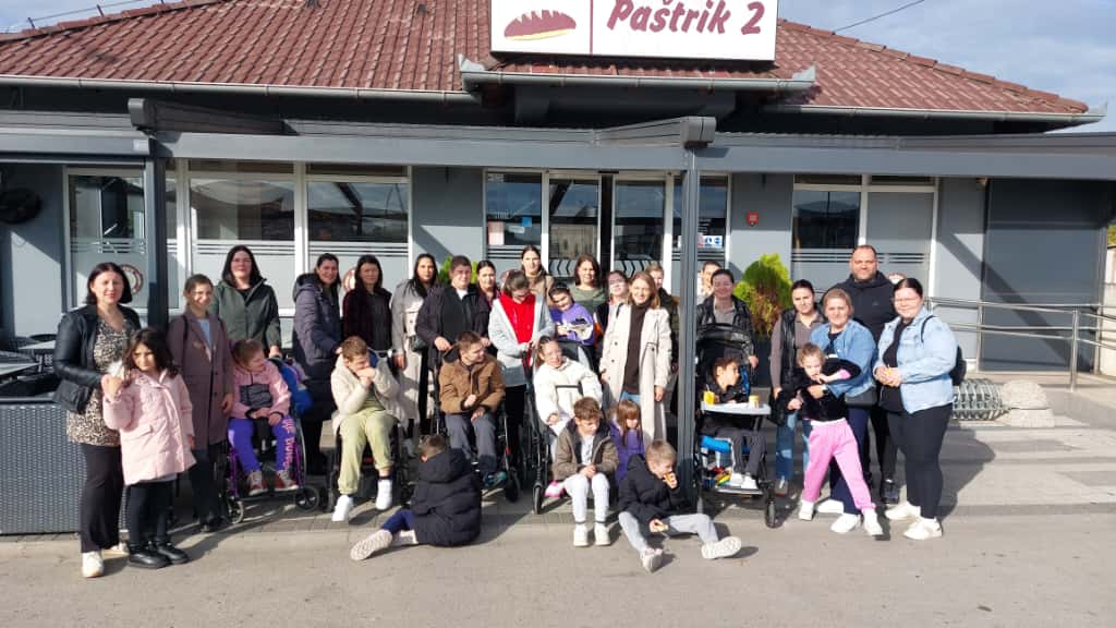 Učenici posebnih odjela u posjetu pekari Paštrik 2