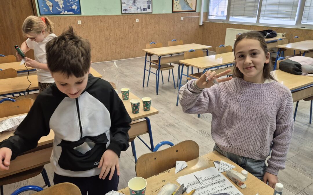 Prva radionica volonterskog kluba „MLin“: kreativno druženje i zajedničko stvaranje blagdanske atmosfere