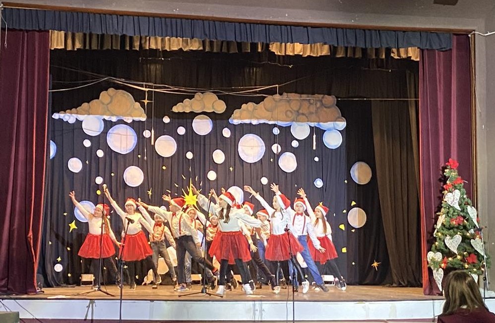 Zajedno u radosti Božića – božićna priredba učenika naše škole