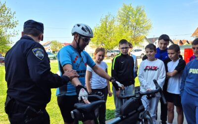 Učenici učili o sigurnosti u prometu na dva kotača