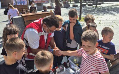 Učenici posjetili promidžbeni štand Gradskog društva Crvenog križa Županja